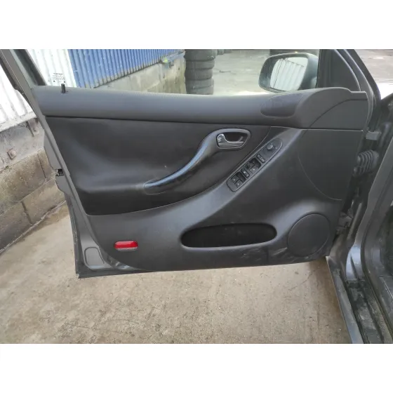 SEAT TOLEDO (1M2) '2002 * VERDE OSCURO