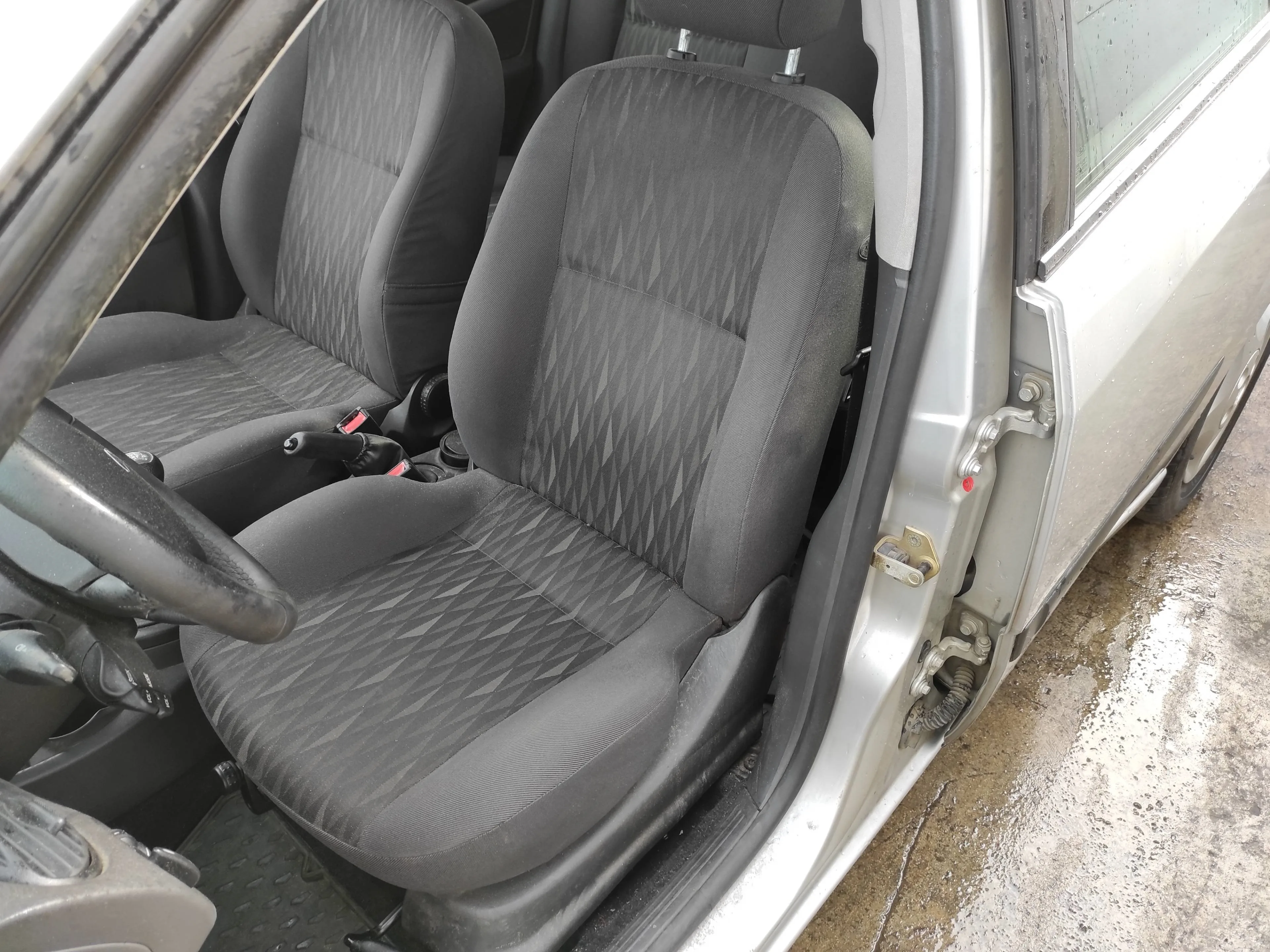 FORD FOCUS BERLINA (CAK) FORD FOCUS BERLINA (CAK) '2002 1.8 TDDI TURBODIESEL CAT PLATA 1998