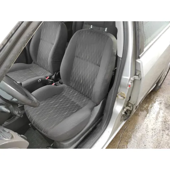 FORD FOCUS BERLINA (CAK) '2002 1.8 TDDI TURBODIESEL CAT PLATA