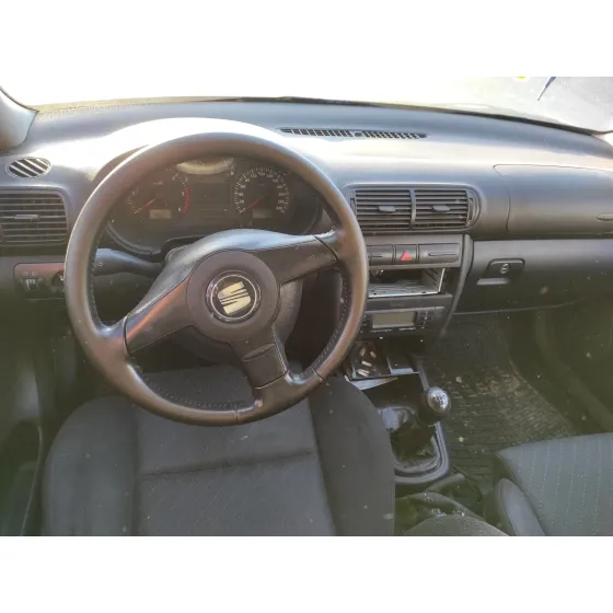 SEAT LEON (1M1) '2004 * NEGRO