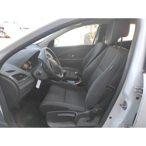 RENAULT MEGANE III BERLINA 5 P '2014 1.2 16V BLANCO