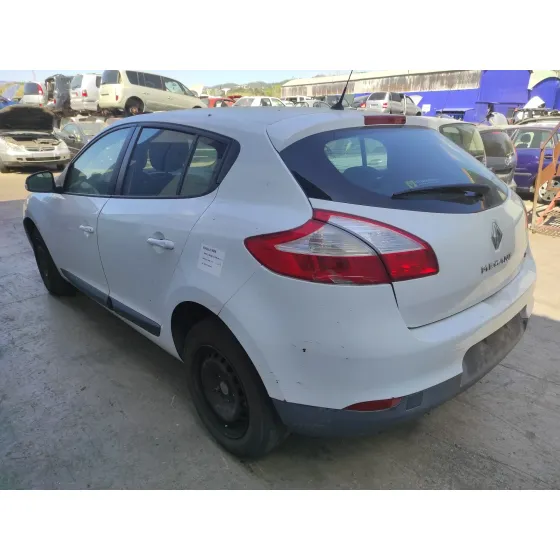 RENAULT MEGANE III BERLINA 5 P '2014 1.2 16V BLANCO