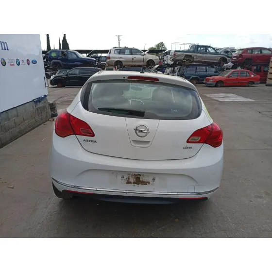 Opel ASTRA J (P10) 2014