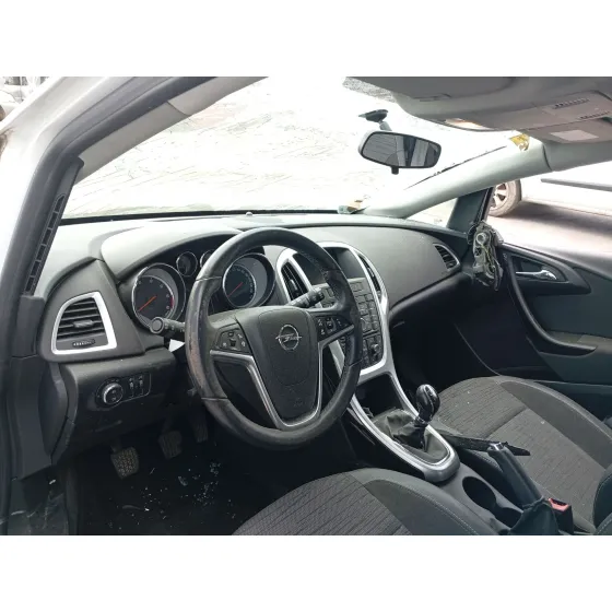 Opel ASTRA J (P10) 2014