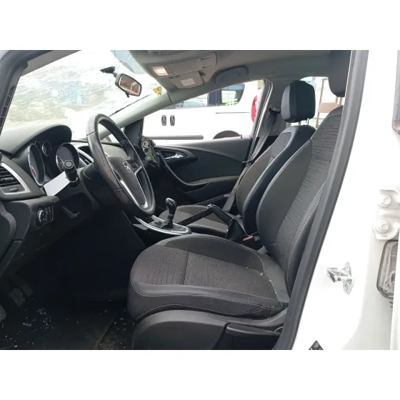 Opel ASTRA J (P10) 2014