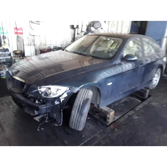 BMW SERIE 3 BERLINA (E90) '2007 318D VERDE
