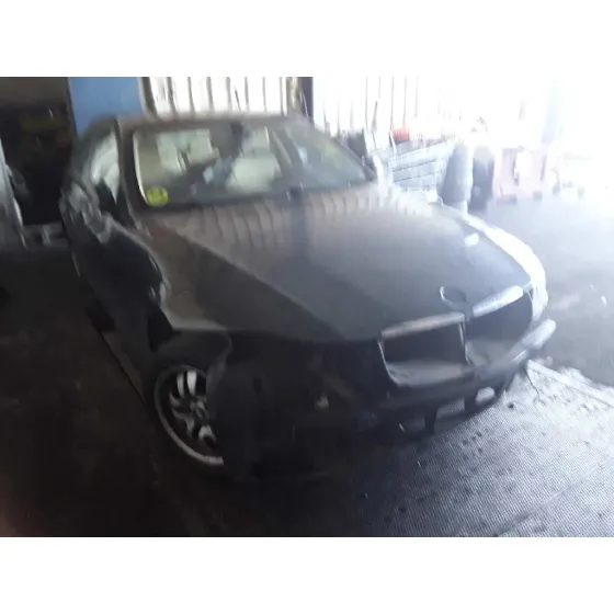 BMW SERIE 3 BERLINA (E90) '2007 318D VERDE