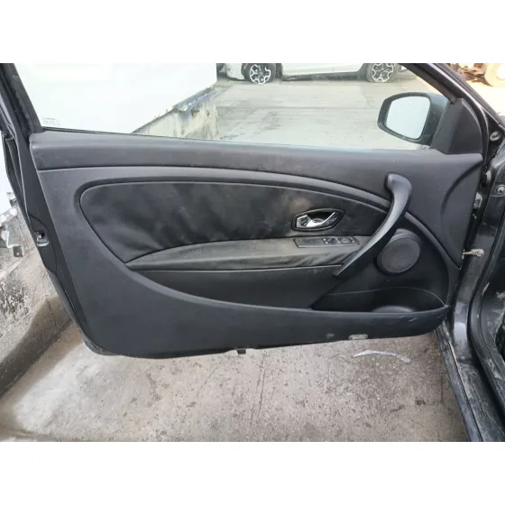 Renault MEGANE III COUPE (DZ0/1_) 2009
