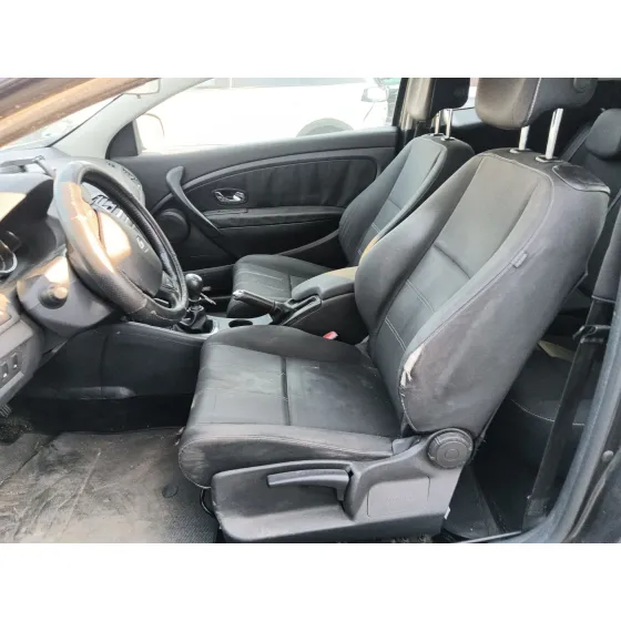 Renault MEGANE III COUPE (DZ0/1_) 2009