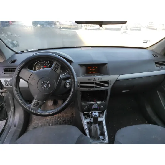 OPEL ASTRA H BERLINA '2004 1.6 16V NEGRO