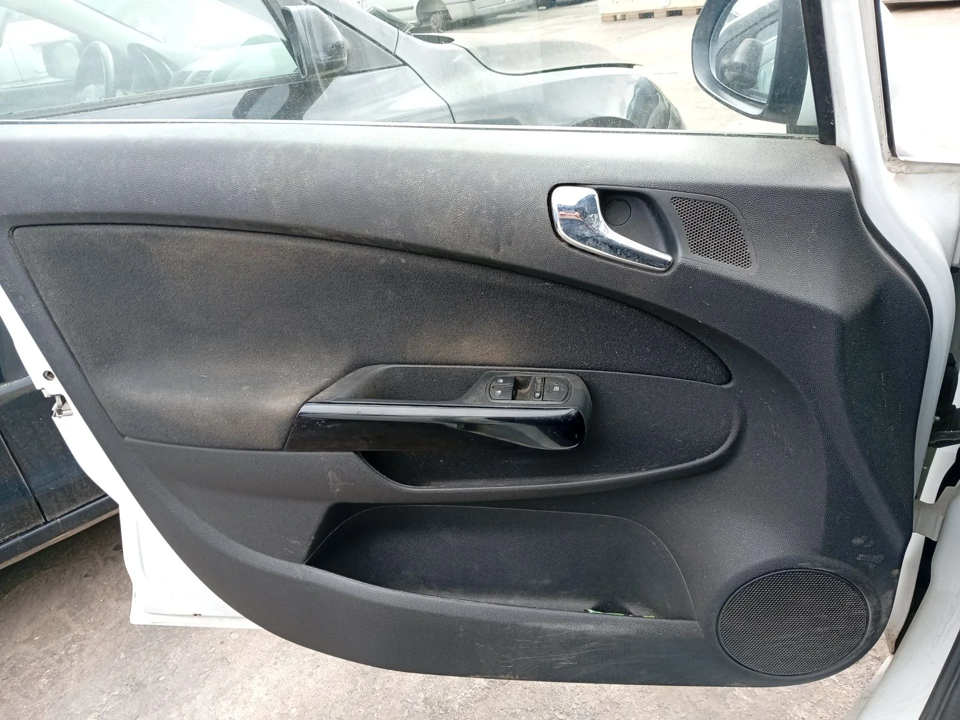 Ford FOCUS I SEDAN (DFW) 2001