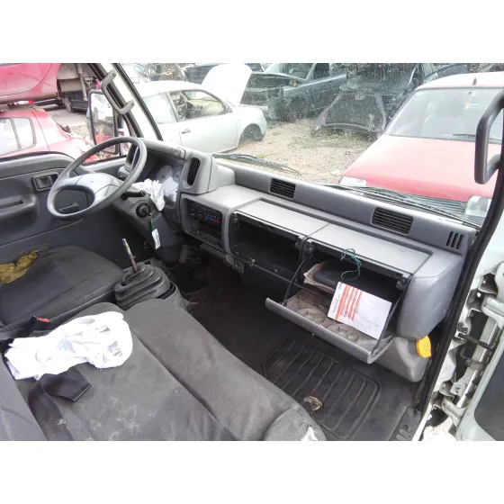 NISSAN CABSTAR TL35 '2003 TL35 BLANCO