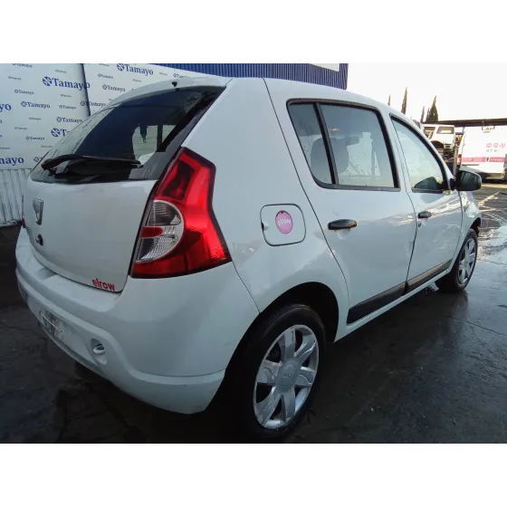 DACIA SANDERO '2010 1.5 DCI DIESEL CAT BLANCO