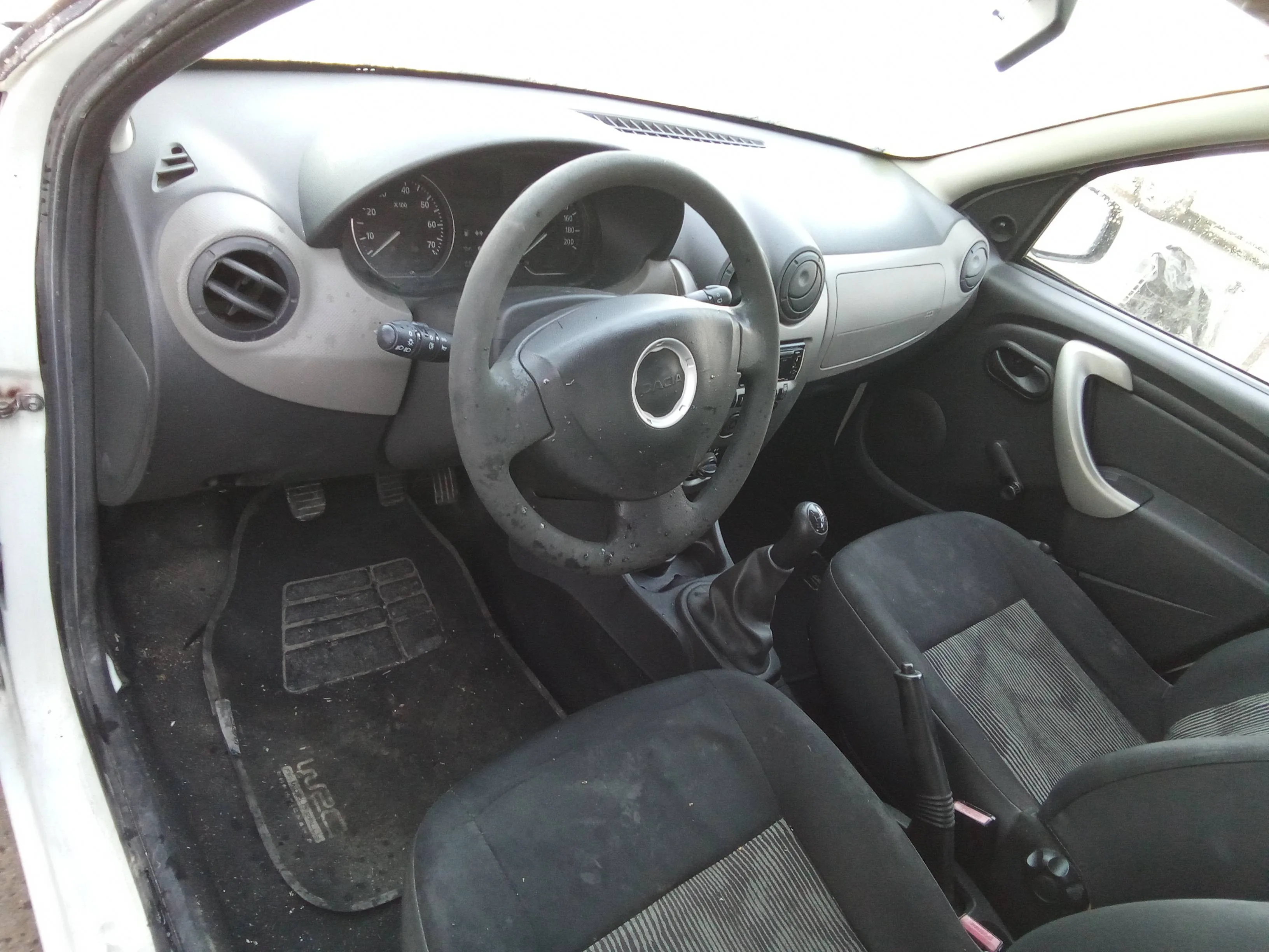 DACIA SANDERO '2010 1.5 DCI DIESEL CAT BLANCO