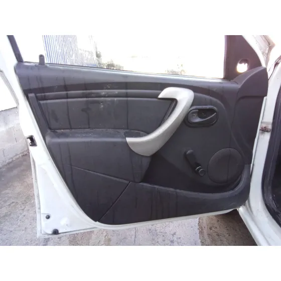 DACIA SANDERO '2010 1.5 DCI DIESEL CAT BLANCO