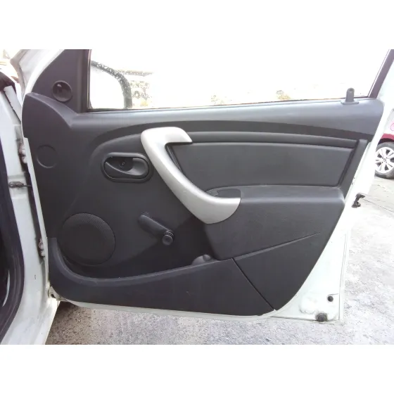 DACIA SANDERO '2010 1.5 DCI DIESEL CAT BLANCO