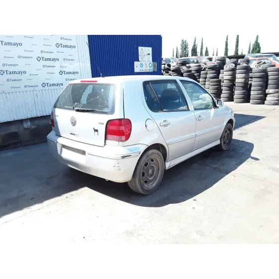 VOLKSWAGEN POLO BERLINA (6N2) '2001 * PLATA