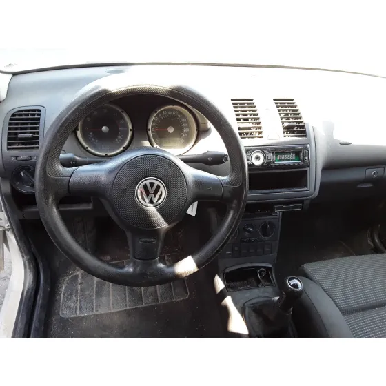 VOLKSWAGEN POLO BERLINA (6N2) '2001 * PLATA