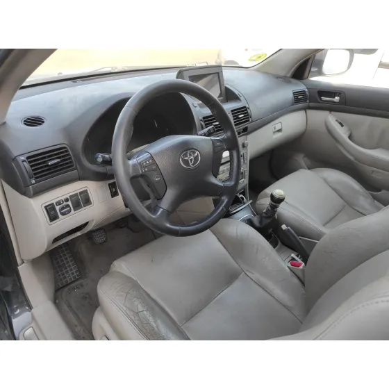 TOYOTA AVENSIS BERLINA (T25) '2006 2.2 D-4D CAT NEGRO
