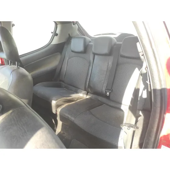 PEUGEOT 206 BERLINA '2004 1.6 16V CAT ROJO