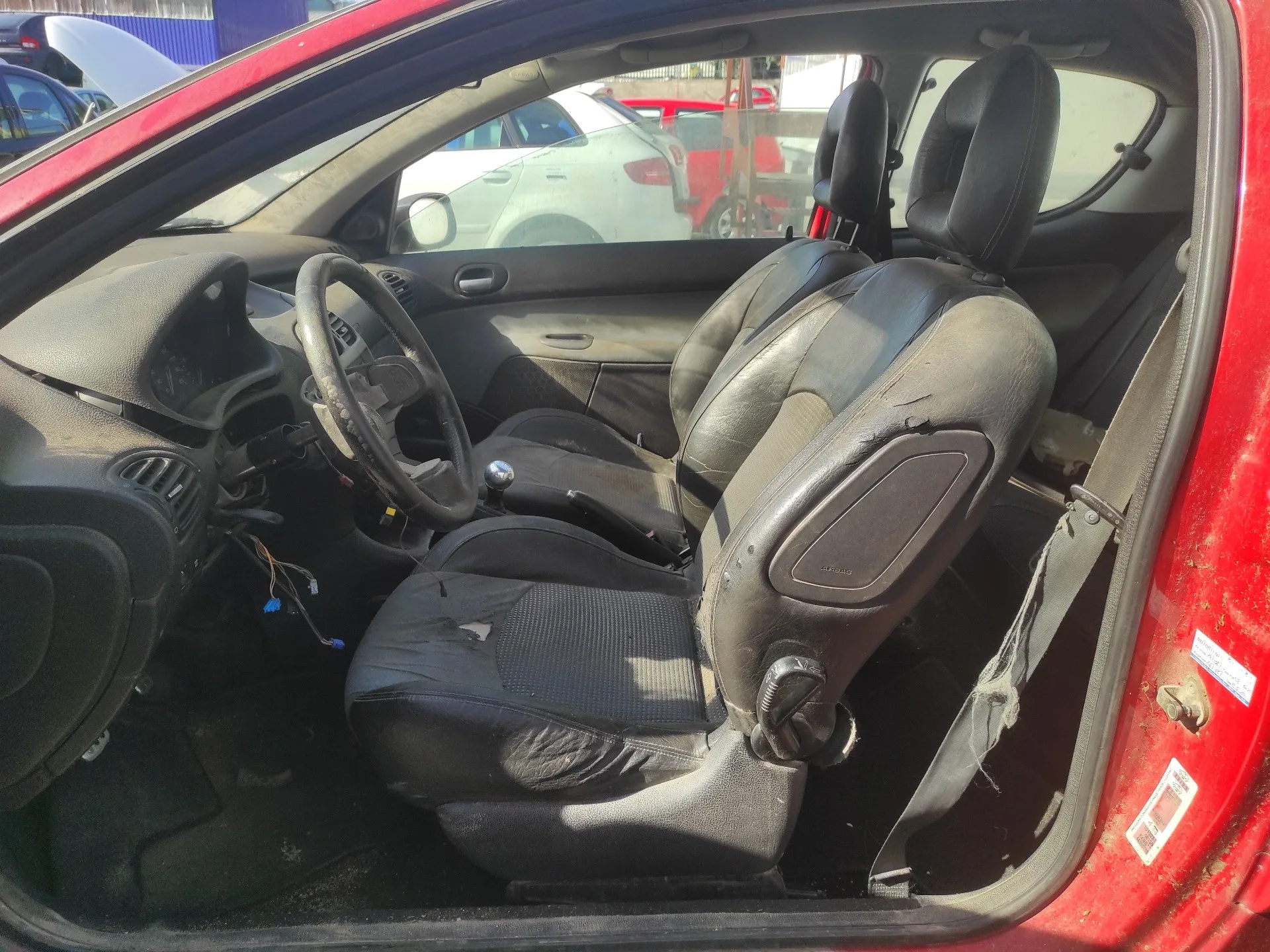 PEUGEOT 206 BERLINA PEUGEOT 206 BERLINA '2004 1.6 16V CAT ROJO 1998