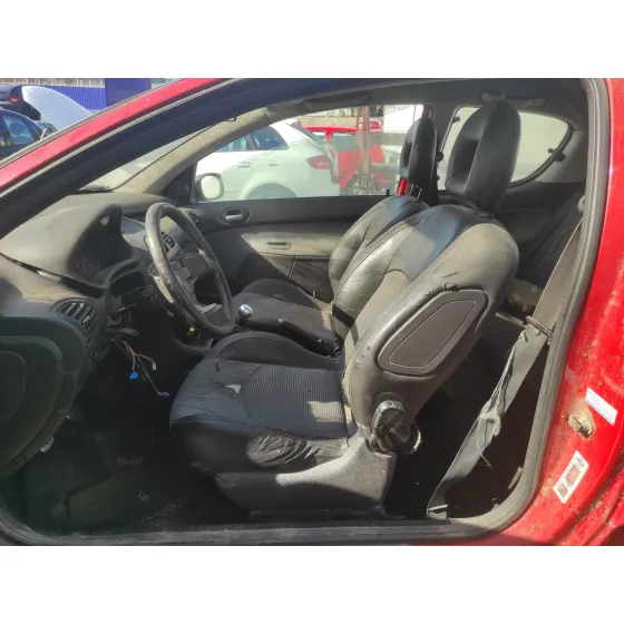 PEUGEOT 206 BERLINA '2004 1.6 16V CAT ROJO