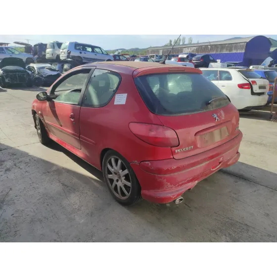 PEUGEOT 206 BERLINA '2004 1.6 16V CAT ROJO