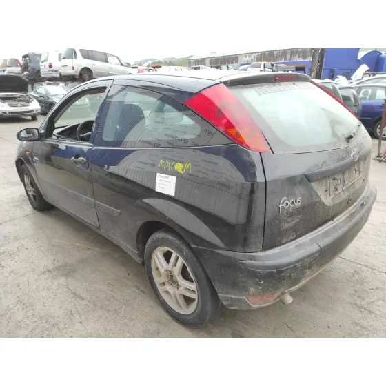 FORD FOCUS BERLINA (CAK) '2001 * NEGRO