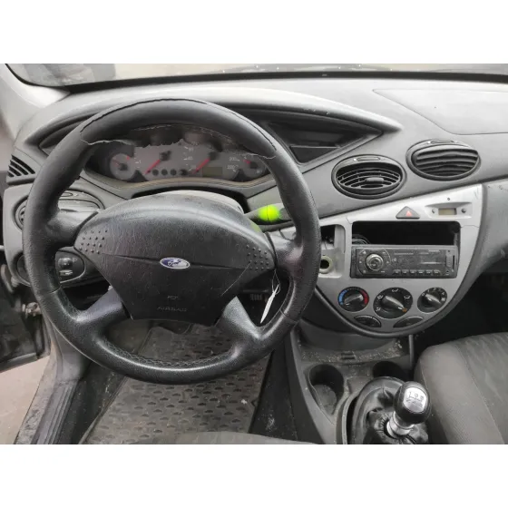 FORD FOCUS BERLINA (CAK) '2001 * NEGRO