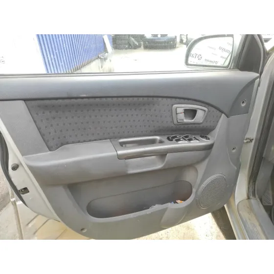 KIA CARENS '2005 2.0 TURBODIESEL CAT PLATA