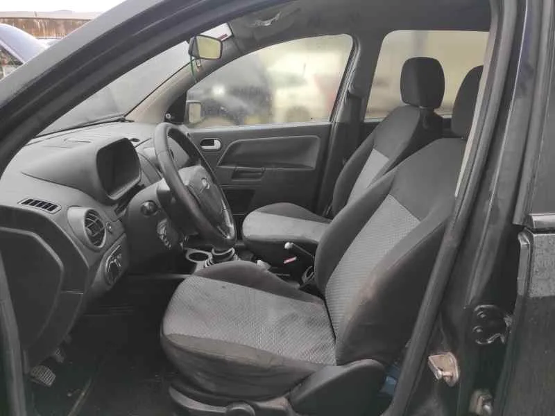FORD FUSION (CBK) FORD FUSION (CBK) '2005 * NEGRO 2002