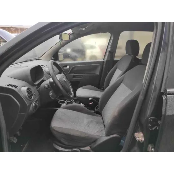 FORD FUSION (CBK) '2005 * NEGRO