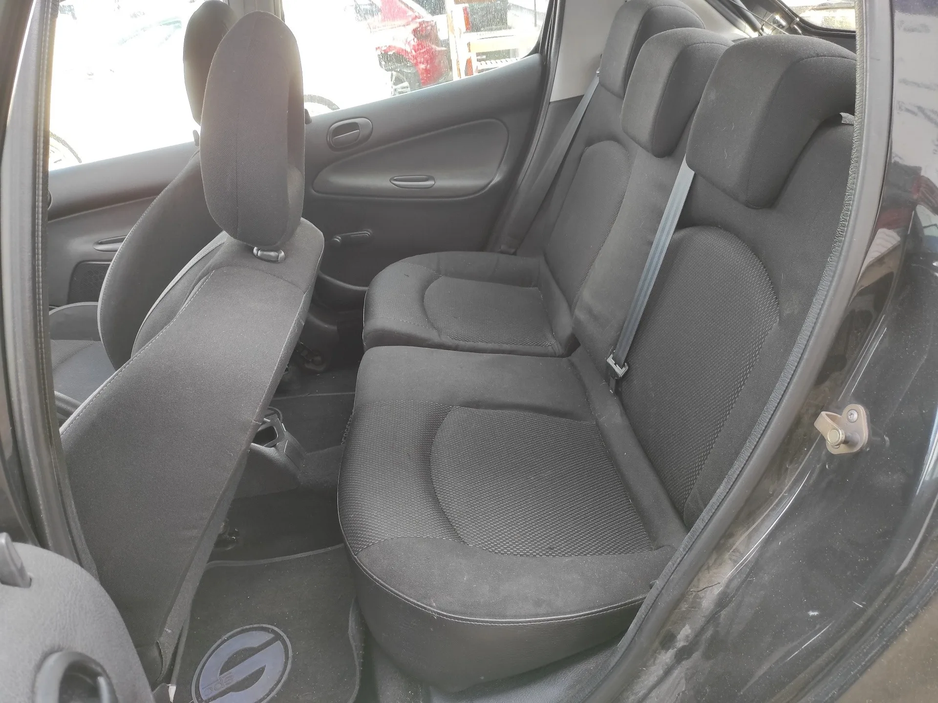 PEUGEOT 206 BERLINA PEUGEOT 206 BERLINA '2005 1.4 16V CAT (KFU / ET3J4) NEGRO 1998
