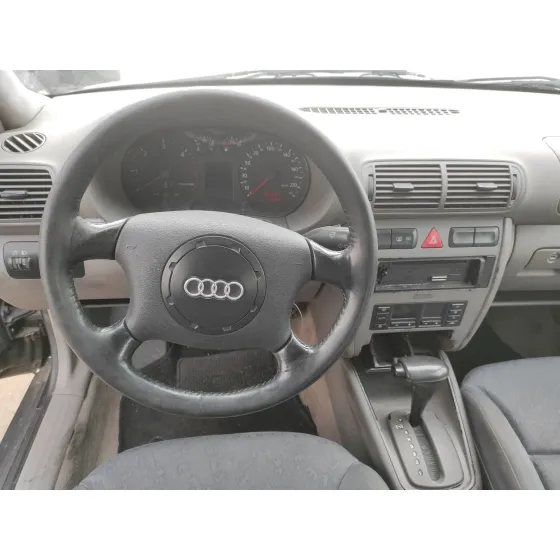 AUDI A3 (8L) '2002 1.9 TDI AZUL MARINO