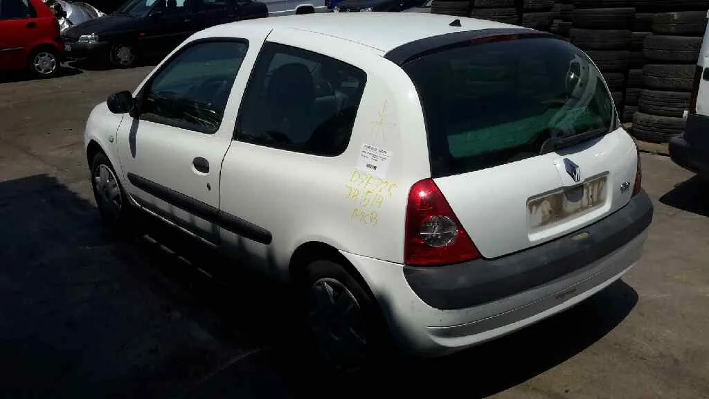 RENAULT CLIO II FASE II (B/CB0) RENAULT CLIO II FASE II (B/CB0) '2003 1.2 BLANCO 2001