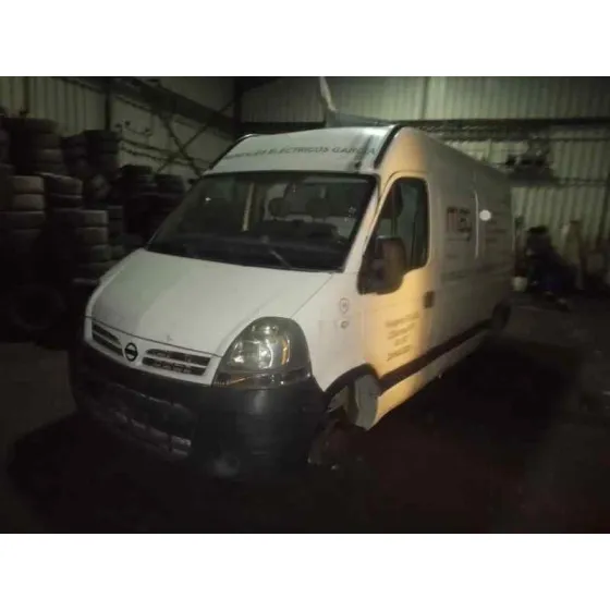 NISSAN INTERSTAR MOD. 04 (X70) '2006 2.5 DCI DIESEL CAT BLANCO