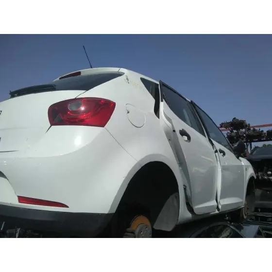 SEAT IBIZA ST (6J8) '2010 1.6 TDI BLANCO