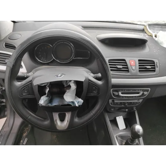 RENAULT MEGANE III BERLINA 5 P '2010 1.4 TCE GRIS