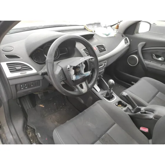 RENAULT MEGANE III BERLINA 5 P '2010 1.4 TCE GRIS