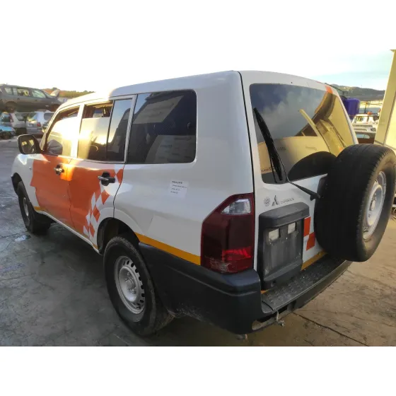 MITSUBISHI MONTERO (V60/V70) '2006 2.5 TD CAT BLANCO I NARANJA