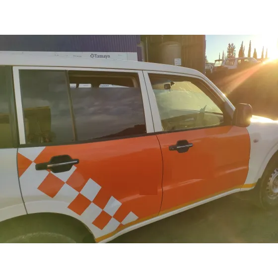MITSUBISHI MONTERO (V60/V70) '2006 2.5 TD CAT BLANCO I NARANJA