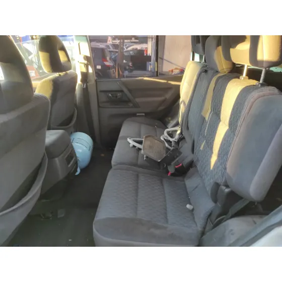 MITSUBISHI MONTERO (V60/V70) '2006 2.5 TD CAT BLANCO I NARANJA