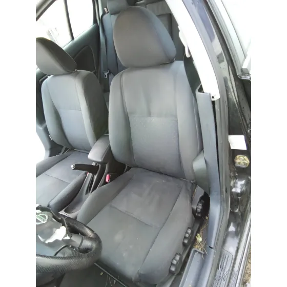NISSAN ALMERA (N16/E) '2006 1.5 16V CAT NEGRO