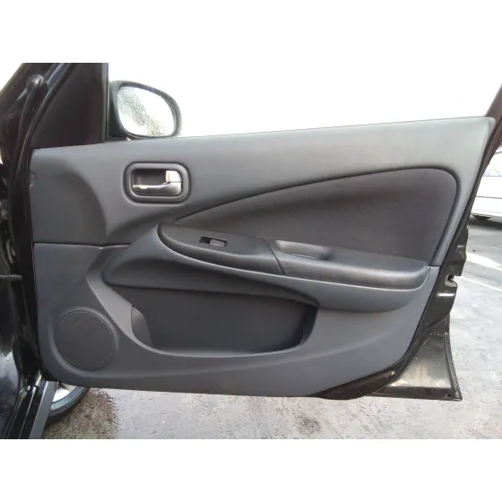 NISSAN ALMERA (N16/E) '2006 1.5 16V CAT NEGRO