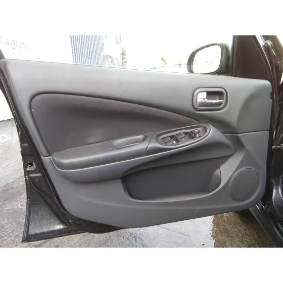 NISSAN ALMERA (N16/E) '2006 1.5 16V CAT NEGRO