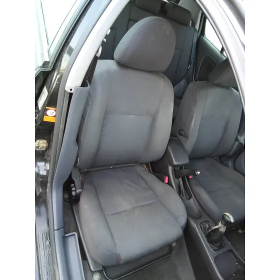 NISSAN ALMERA (N16/E) '2006 1.5 16V CAT NEGRO