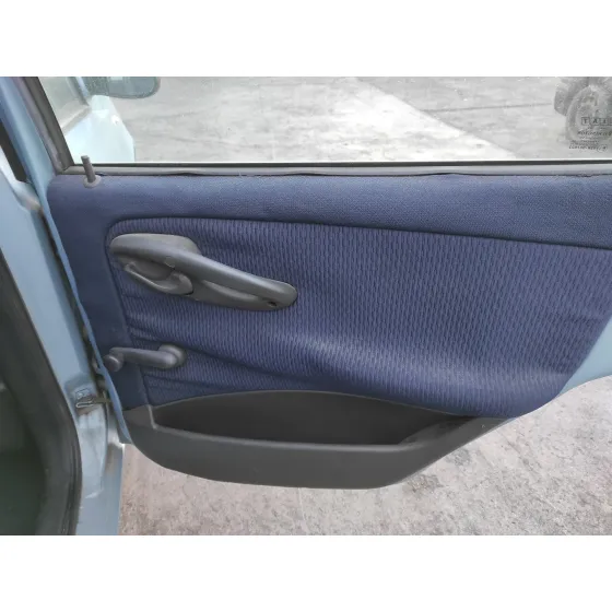 FIAT PUNTO BERLINA (188) '2001 1.2 CAT PLATA