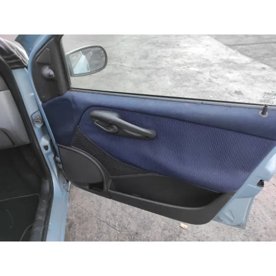 FIAT PUNTO BERLINA (188) '2001 1.2 CAT PLATA