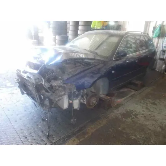 AUDI A4 AVANT (B5) '2002 2.5 V6 24V TDI AZUL