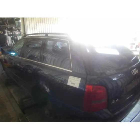 AUDI A4 AVANT (B5) '2002 2.5 V6 24V TDI AZUL